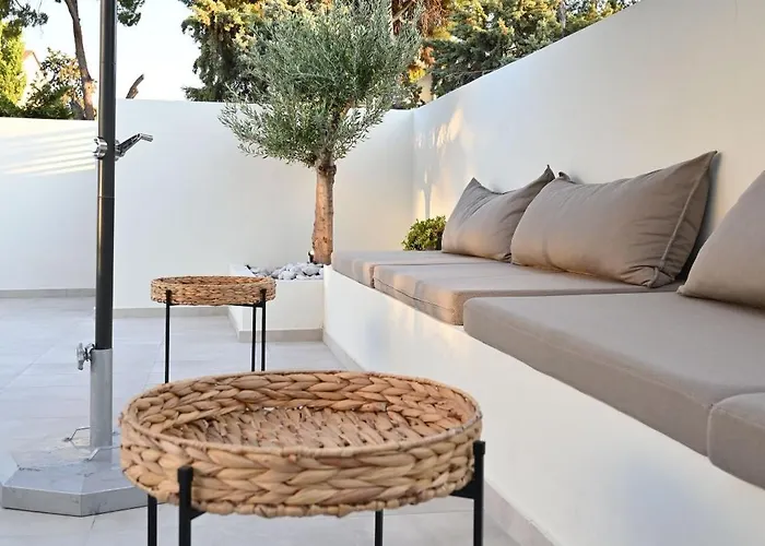 Rhotheon In Rhodes - Private Pool In Selected Ialysos (Rhodes)