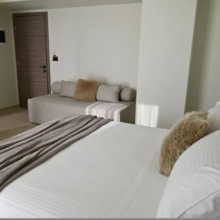 Rhotheon In Rhodes Apartment