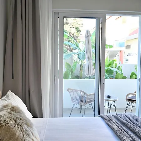 Rhotheon In Rhodes Apartment *