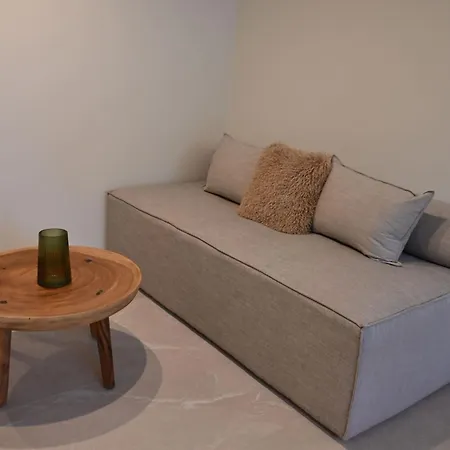 Rhotheon In Rhodes Apartment