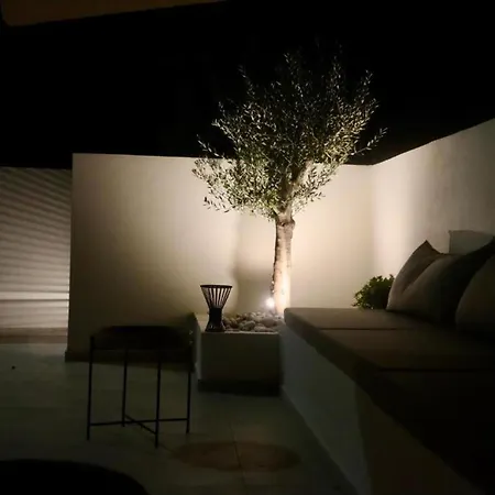 Rhotheon In Rhodes Apartment *
