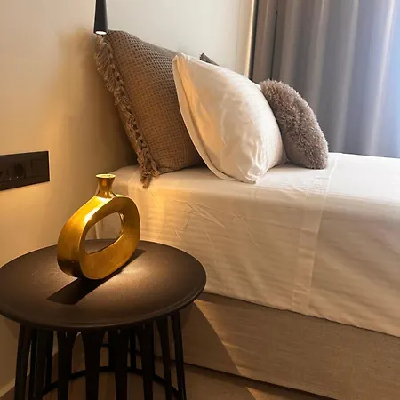 Rhotheon In Rhodes Apartment