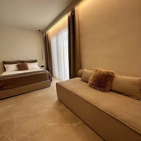 Rhotheon In Rhodes Apartment